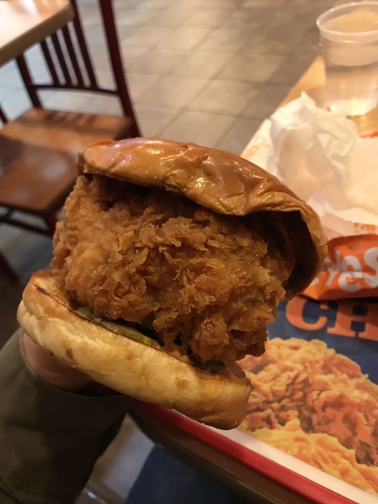 Popeyes Louisiana Kitchen 4325 E Guasti Rd, Ontario