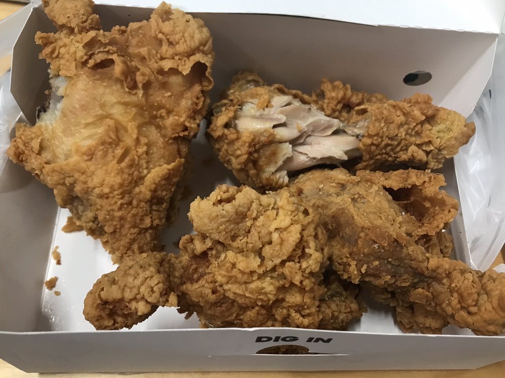 Church's Chicken 700 E Holt Blvd, Ontario