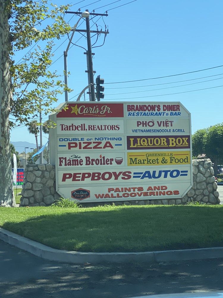 Carl's Jr. 2421 S Vineyard Ave, Ontario