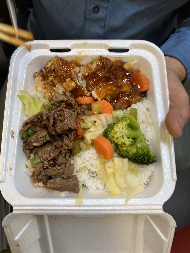 Yoshinoya Ontario 405 N Vineyard Ave C, Ontario
