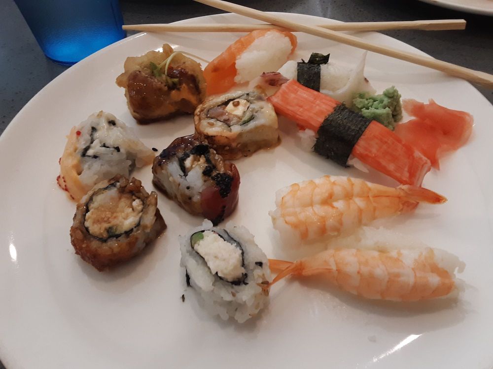 The Luxe Buffet - Seafood & Grill 701 N Milliken Ave, Ontario