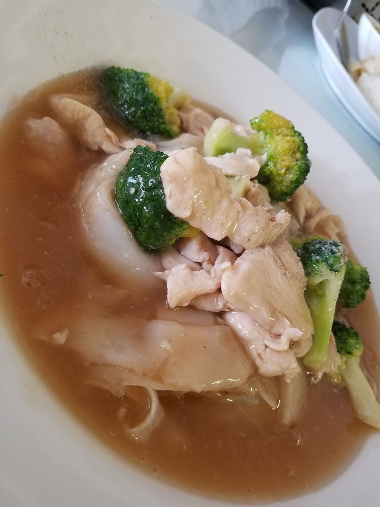Royal Thai Orchid Restaurant 1315 N Tustin St B, Orange