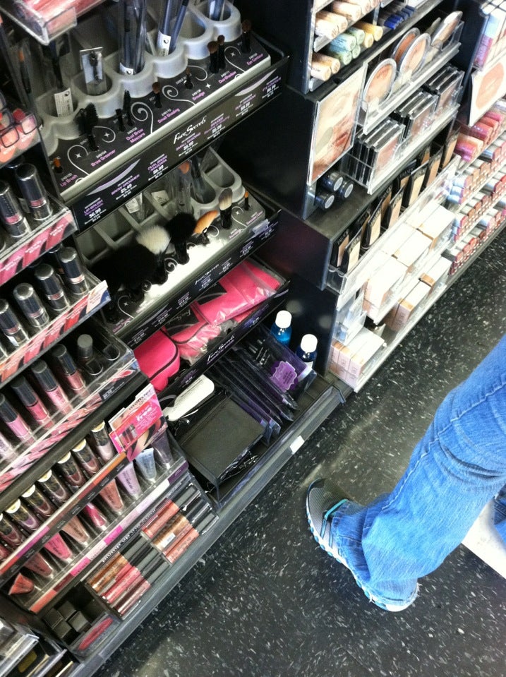 Sally Beauty 1124-H Oro Dam Blvd E, Oroville