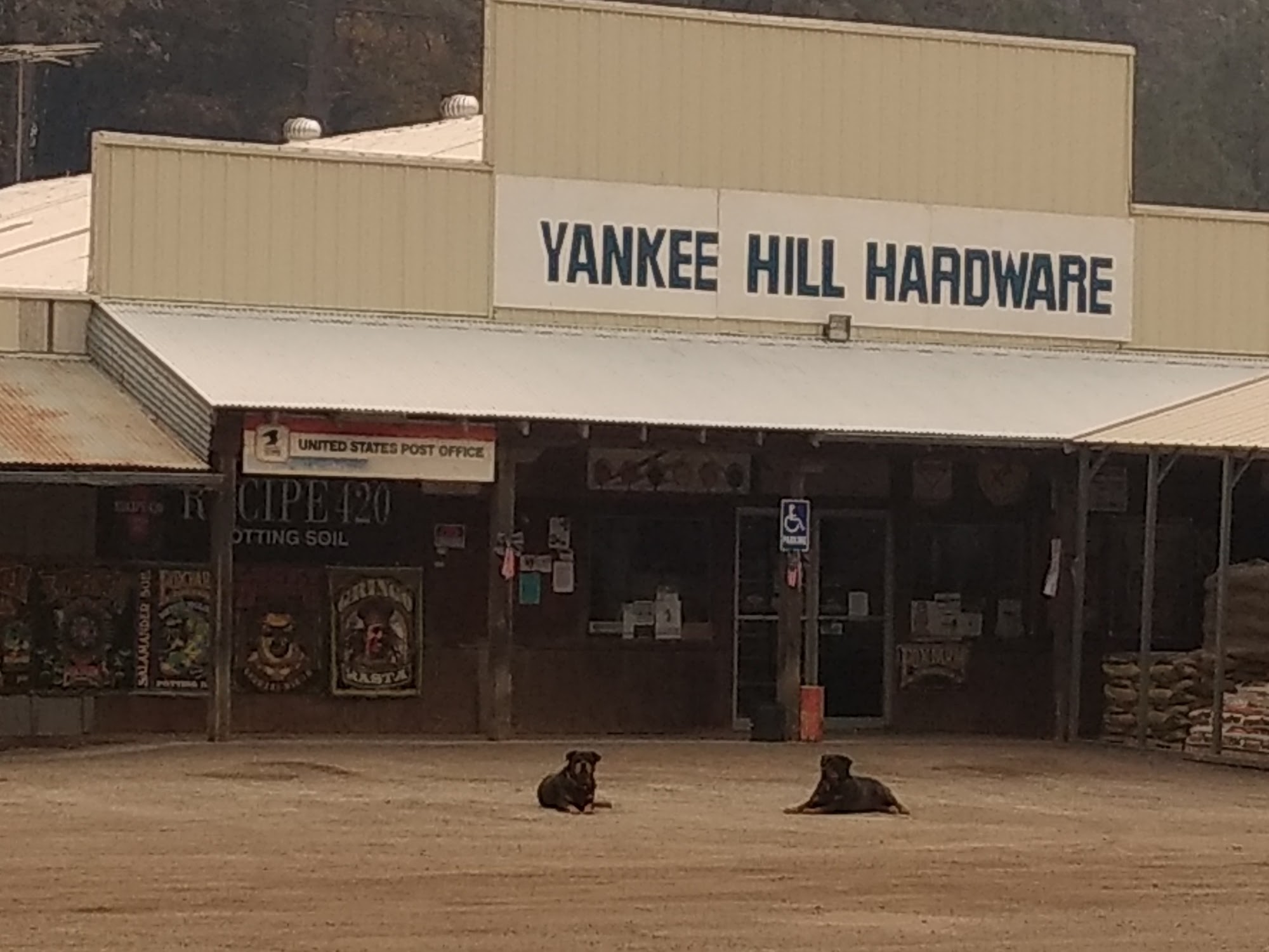 Pines Yankee Hill Hardware