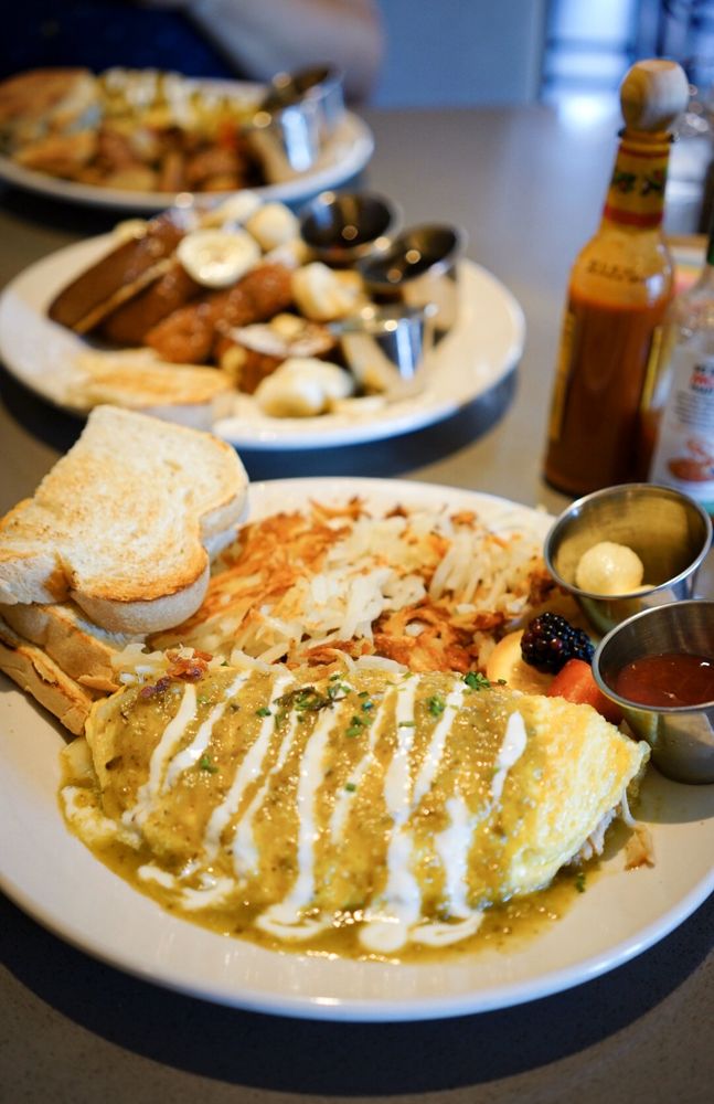 Wilma & Frieda's 155 S Palm Canyon Dr, Palm Springs