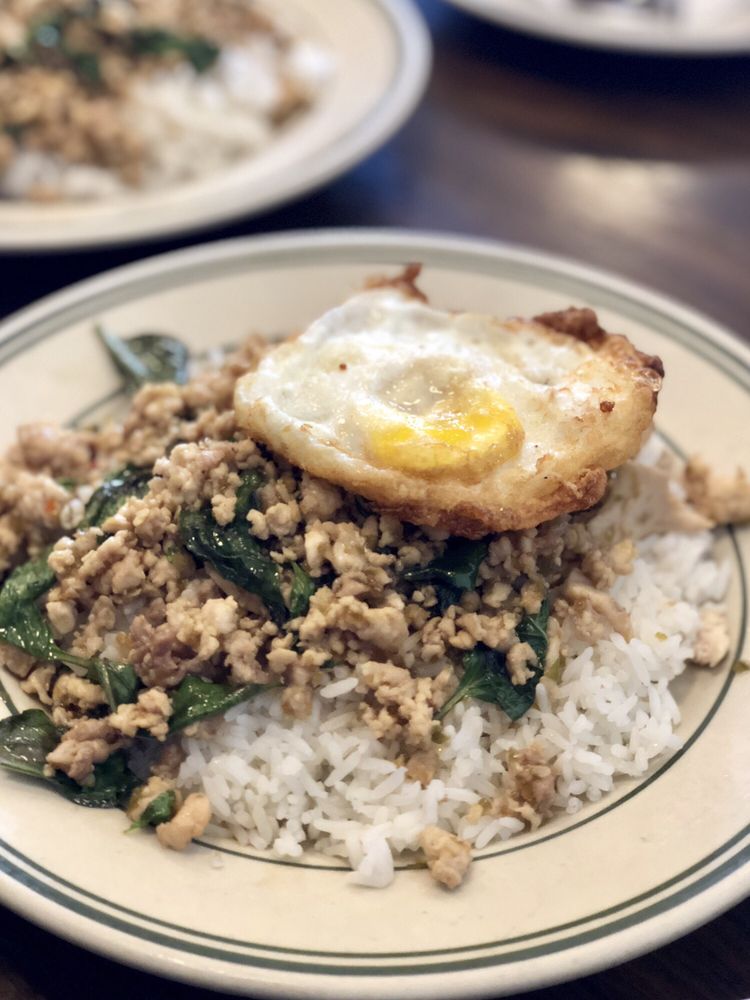 Khun Khao Thai Restaurant 13550 Roscoe Blvd, Panorama City