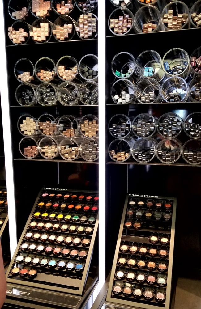 MAC Cosmetics 55 W Colorado Blvd, Pasadena