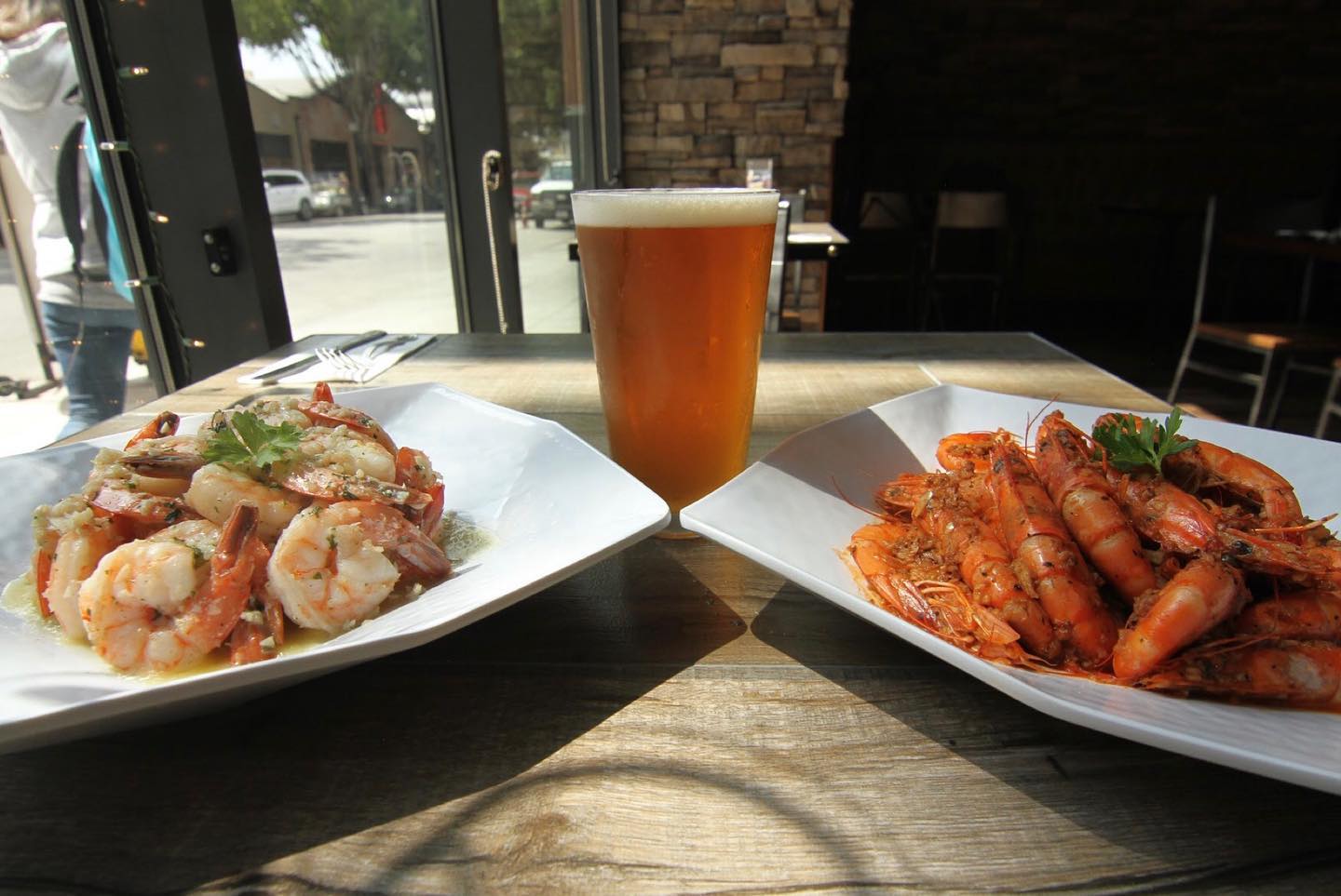 Beer & Claw 61 S Fair Oaks Ave #130, Pasadena