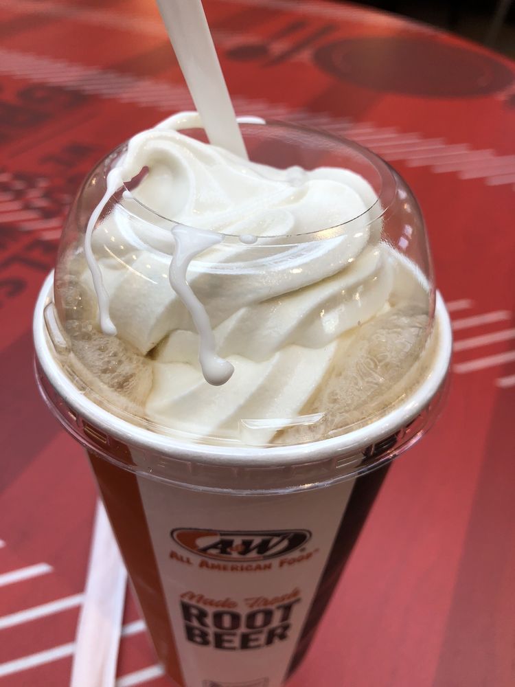 A&W Restaurant 701 E Washington St, Petaluma