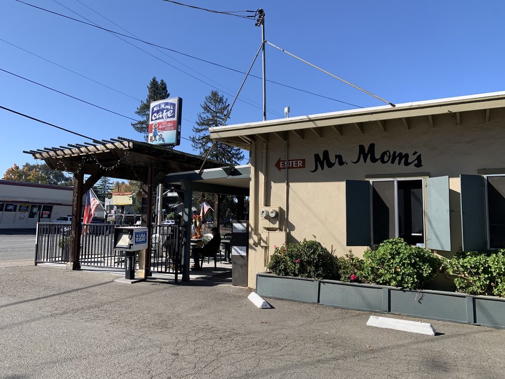 Mr Mom's Cafe 931 Petaluma Blvd S, Petaluma