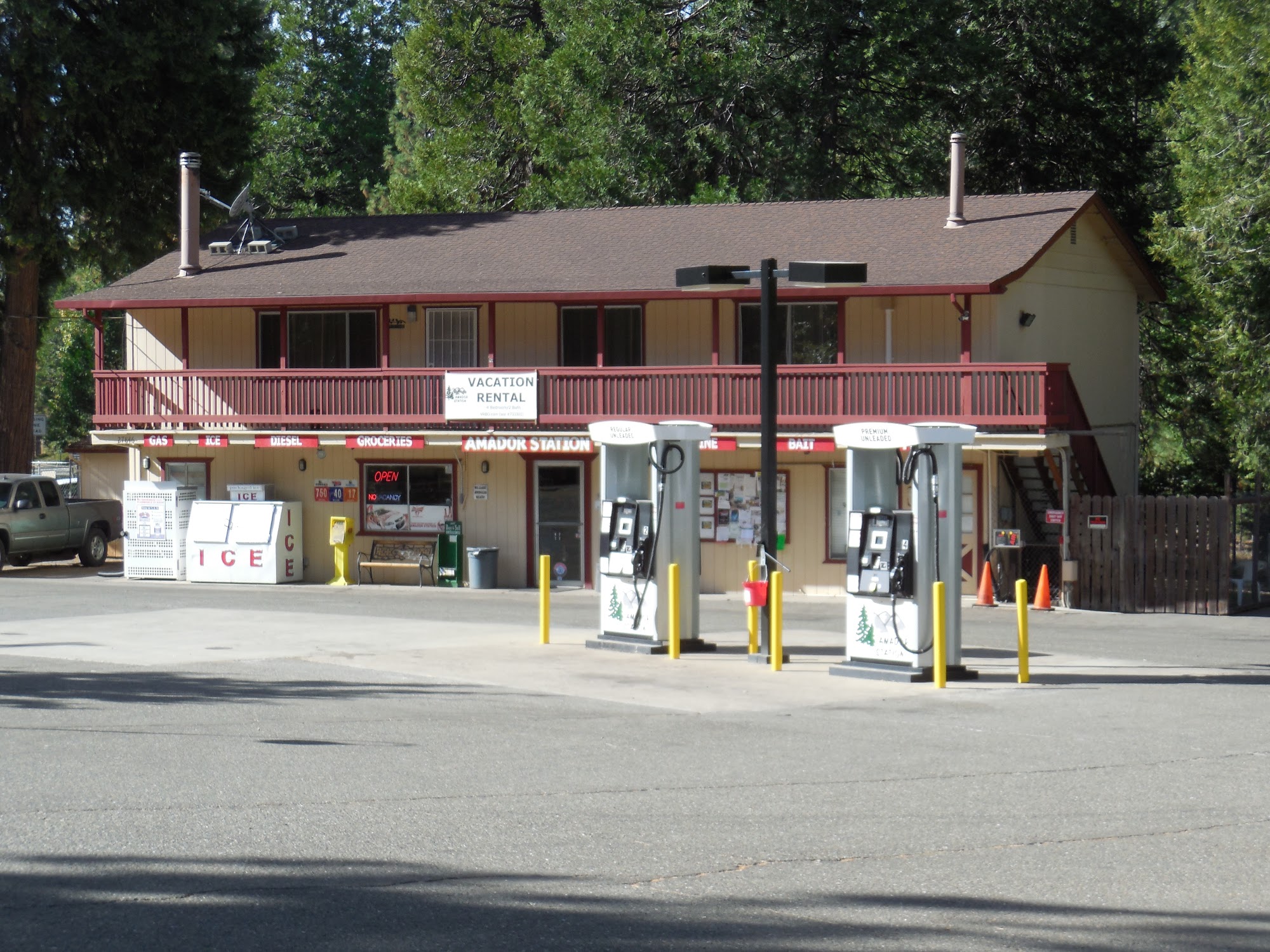 Amador Station, Gas & Grocery