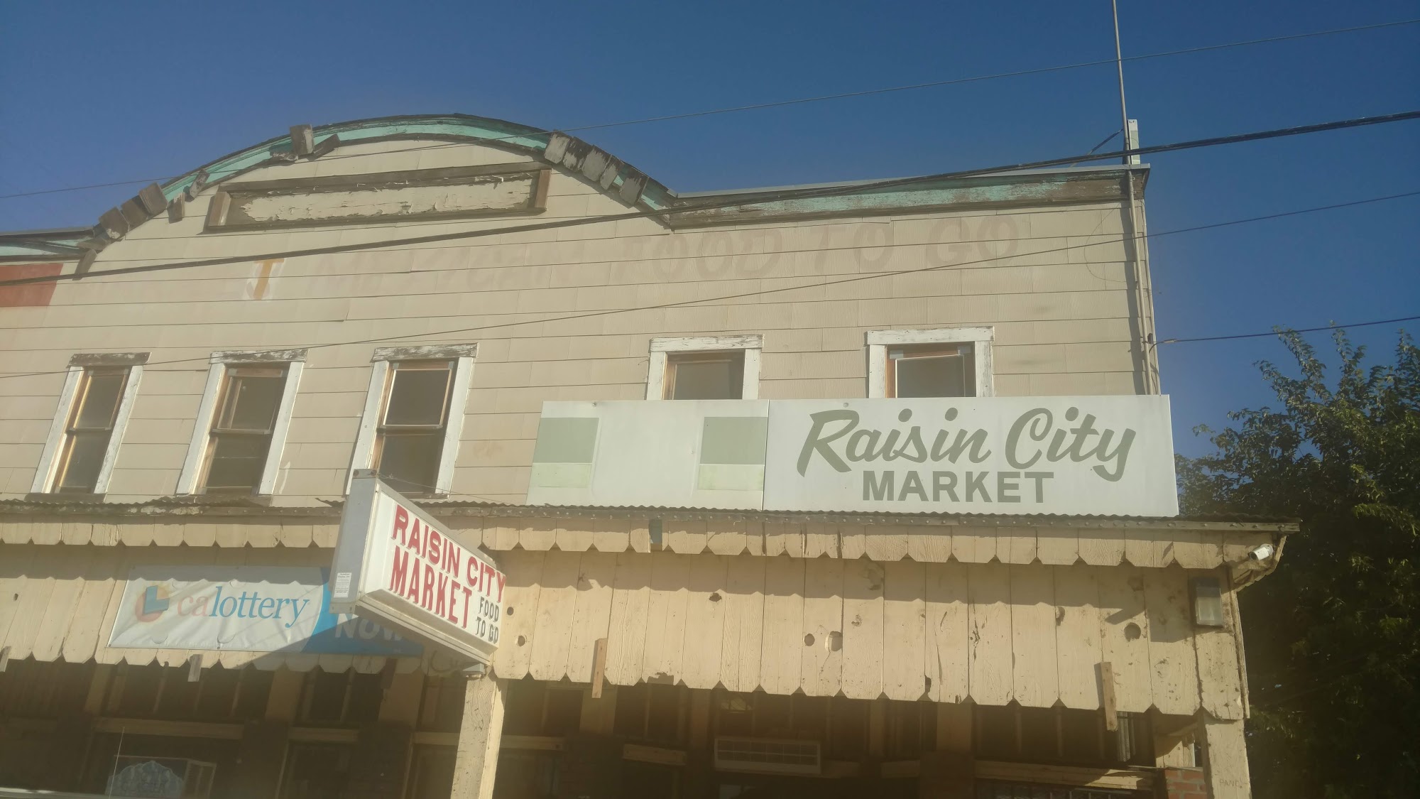Raisin City Market