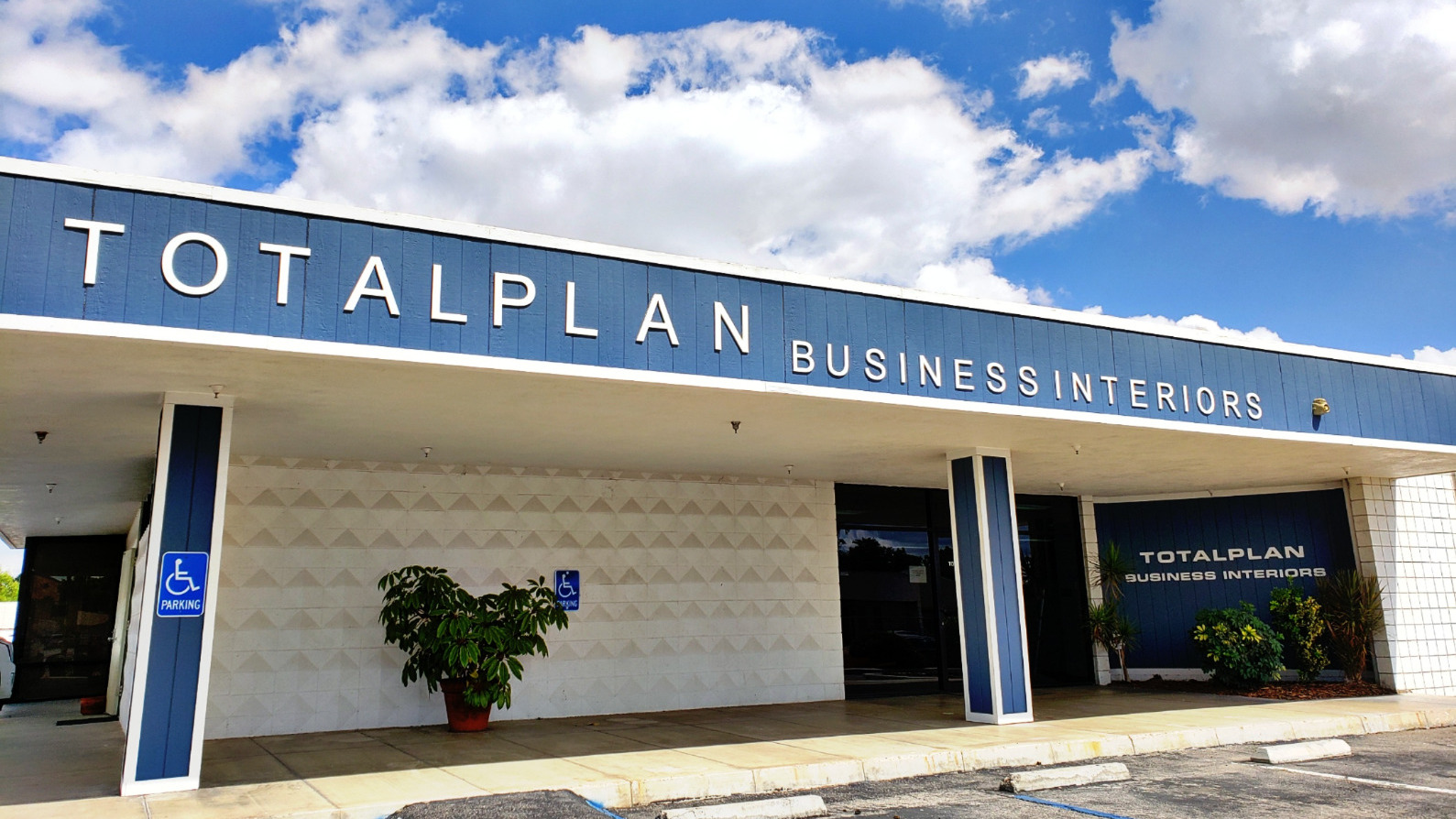 TOTALPLAN Business Interiors, Inc.