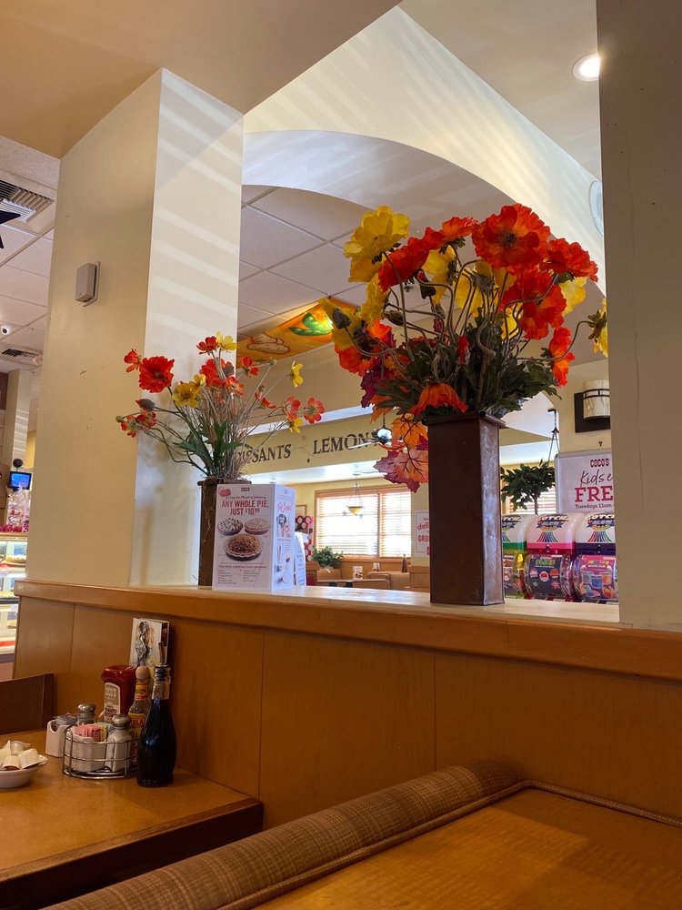 Coco's Bakery Restaurant 8845 Trautwein Rd, Riverside