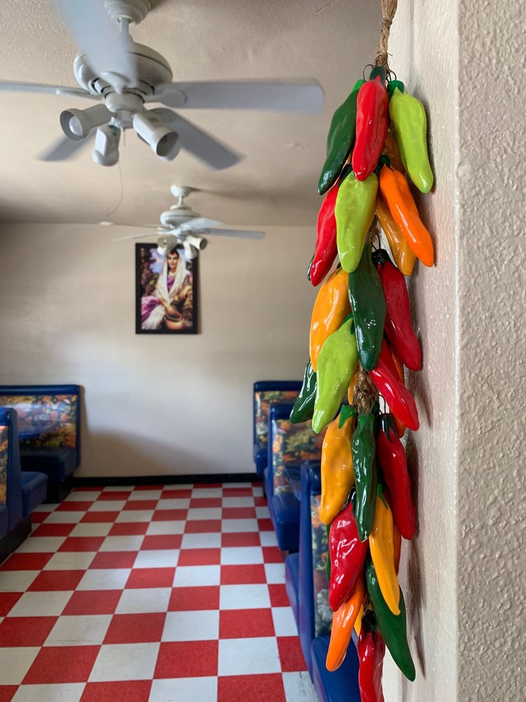 Tortas ahogadas La Chiva Rayada 5570 Mission Boulevard #4517, Riverside