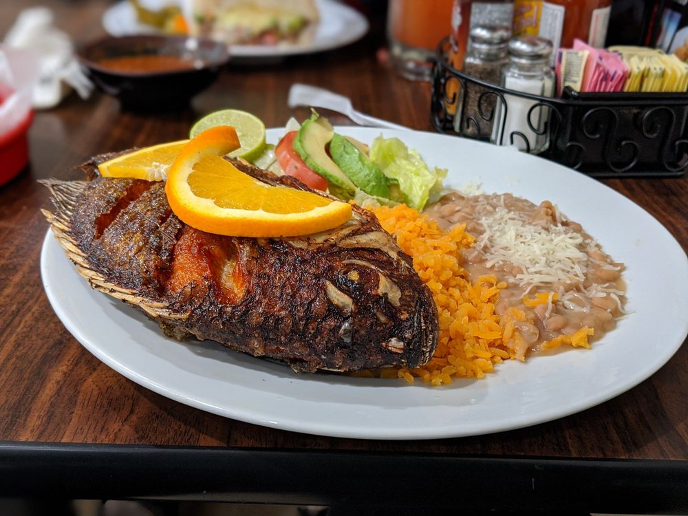Mariscos Del Pacifico 10436 Magnolia Ave, Riverside