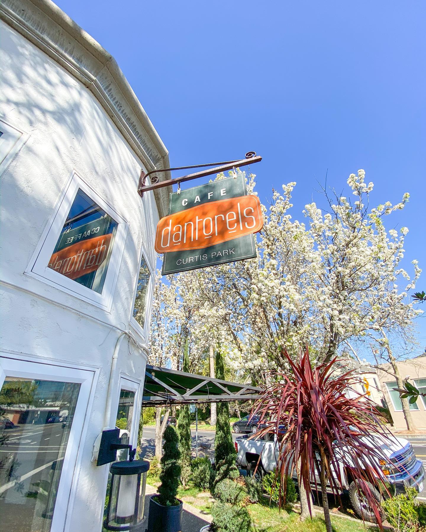 Café Dantorels 2700 24th St, Sacramento