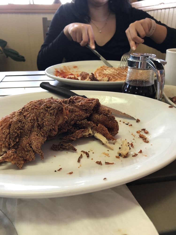 Sarom's Southern Kitchen 1901 El Camino Ave, Sacramento