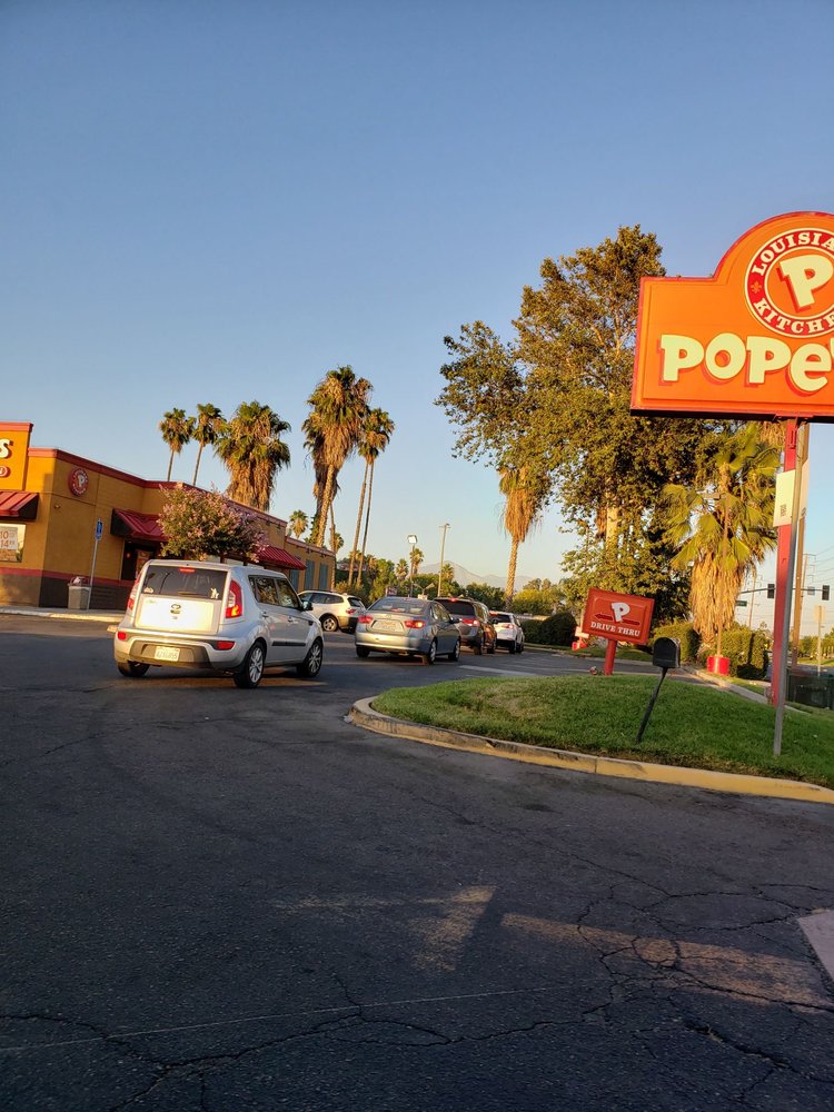 Popeyes Louisiana Kitchen 198 E Redlands Blvd, San Bernardino