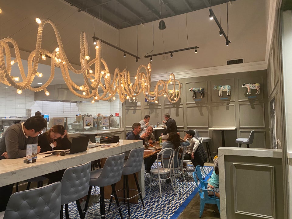 Mendocino Farms 8795 Villa La Jolla Dr, La Jolla