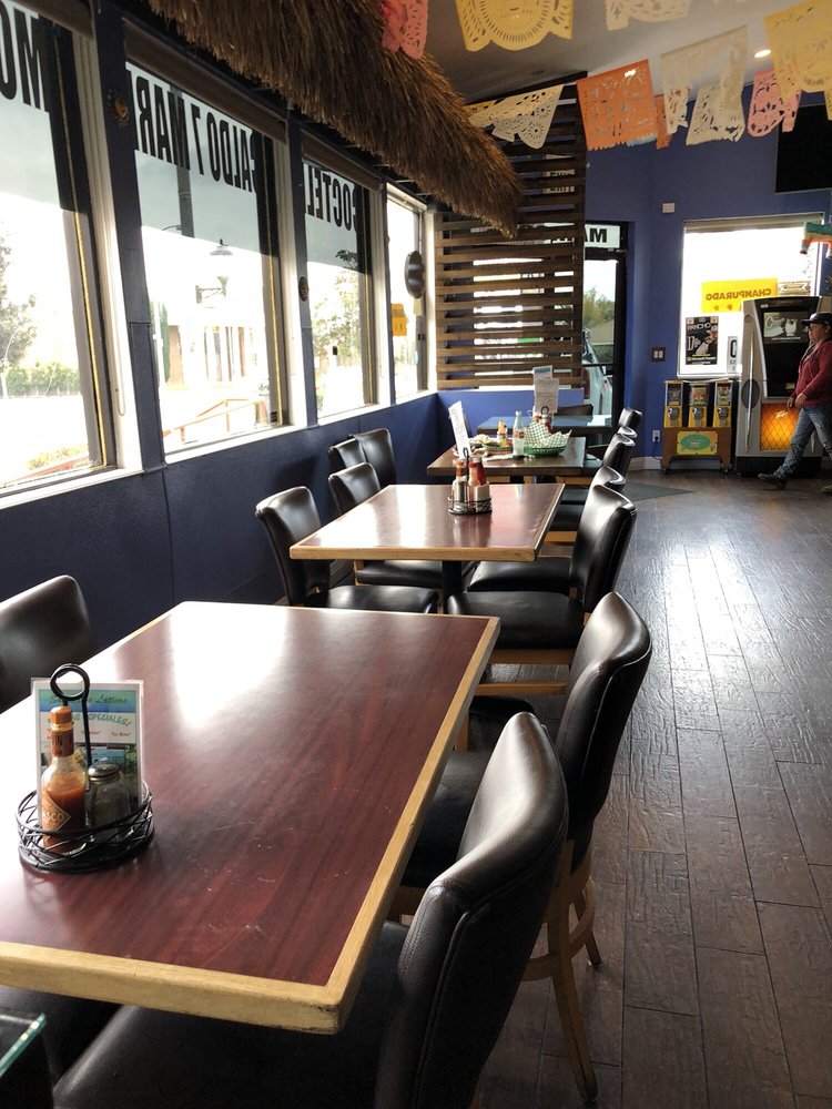 Saborcitos Latinos restaurant Mexican & seafood 1161 N Maclay Ave, San Fernando