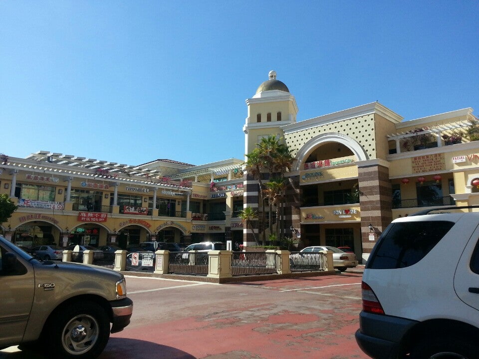 Life Plaza Center