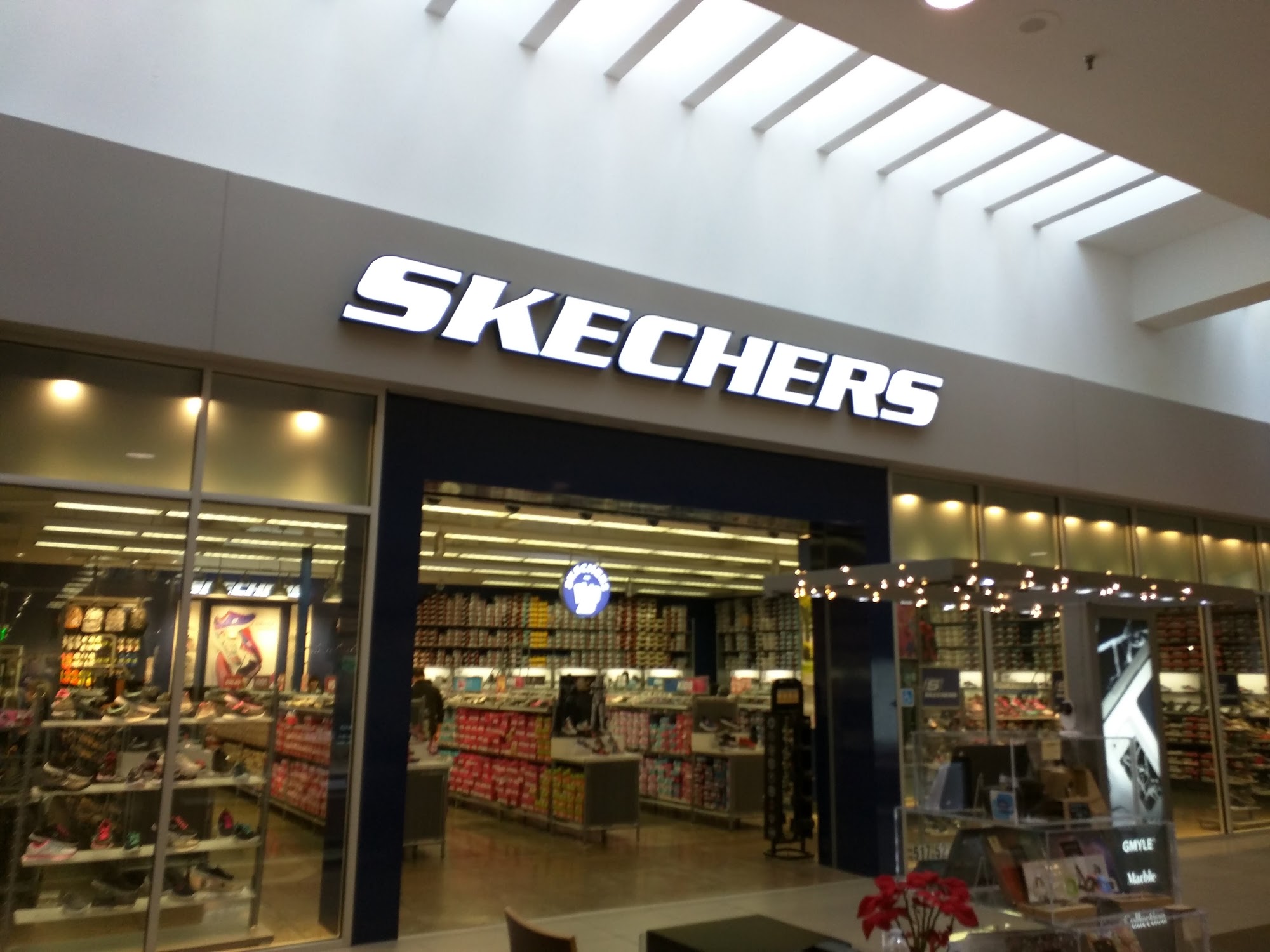 SKECHERS Factory Outlet