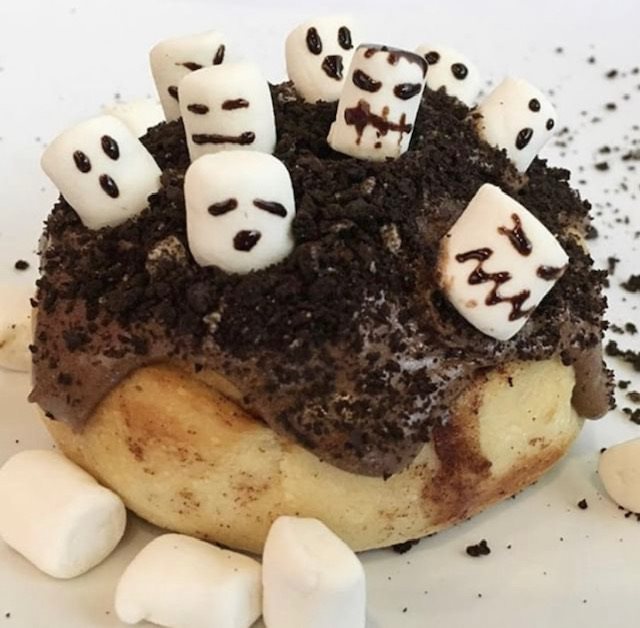 Cinnaholic 115 E San Carlos St, San Jose