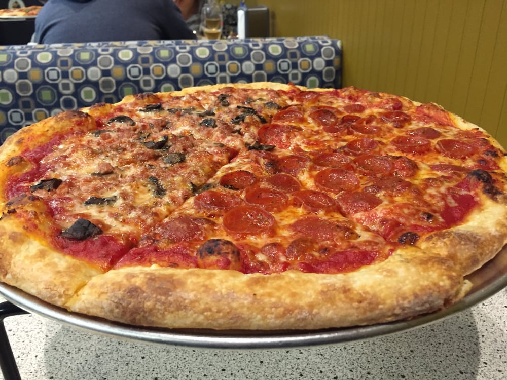 Bluebird Pizzeria 496 E 14th St, San Leandro