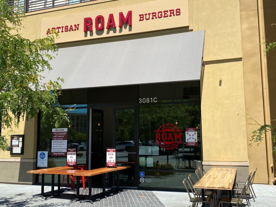 Roam Artisan Burgers 3081 S Delaware St, San Mateo