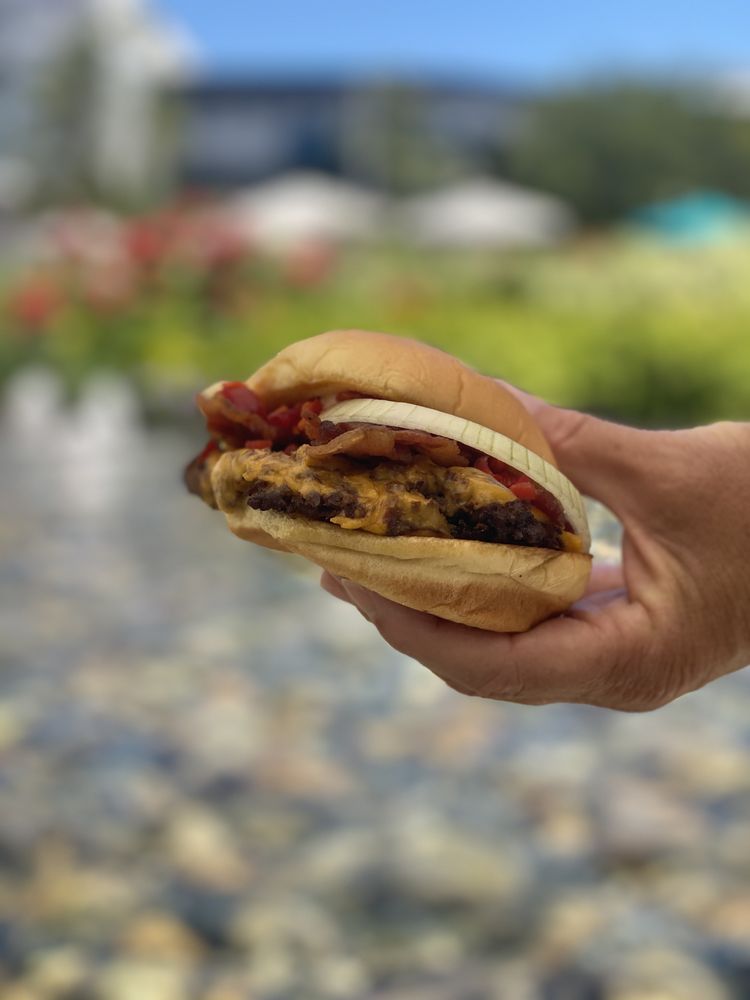 Shake Shack 33 Hillsdale Mall, San Mateo