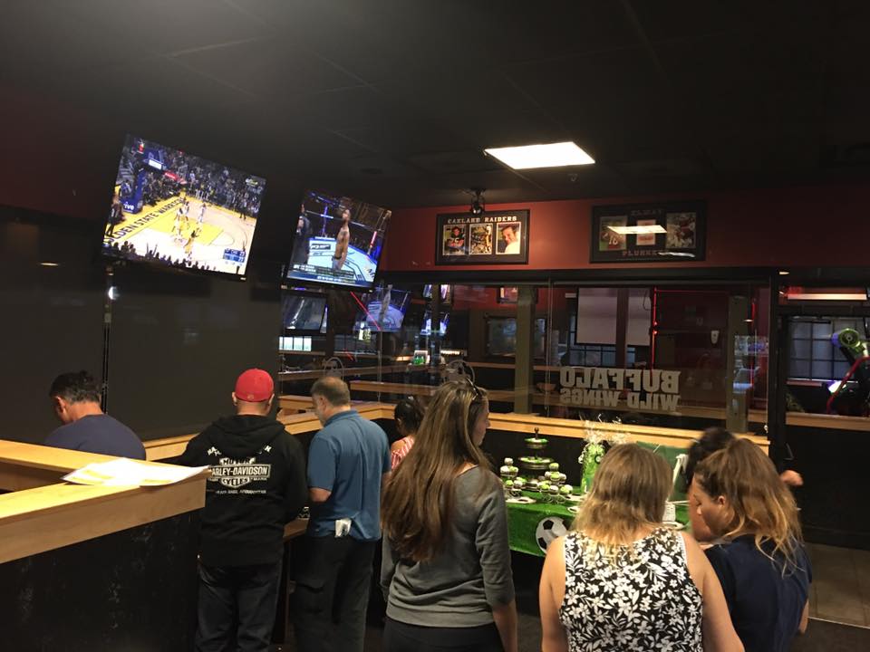 Buffalo Wild Wings 200 Montgomery St, San Ramon