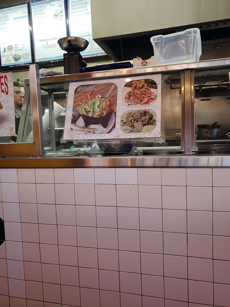 Carnitas Sahuayo 402 W 17th St, Santa Ana