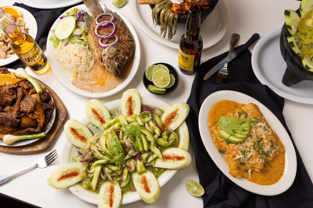 El Calamar 315 W 17th St, Santa Ana