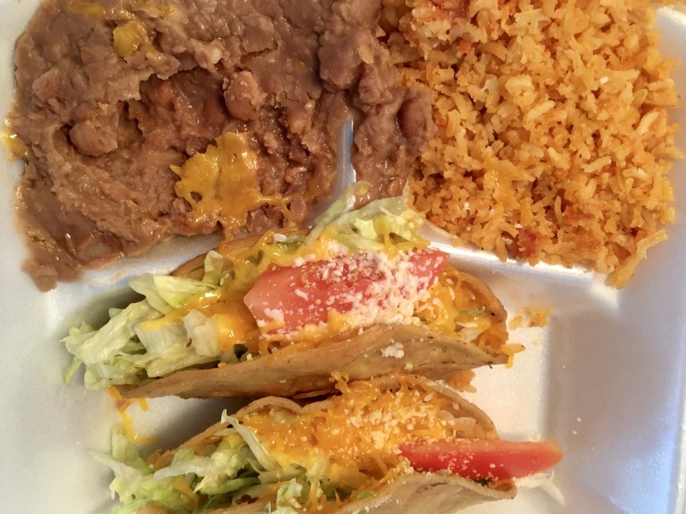 Sarinana's Restaurant 2218 W 5th St, Santa Ana