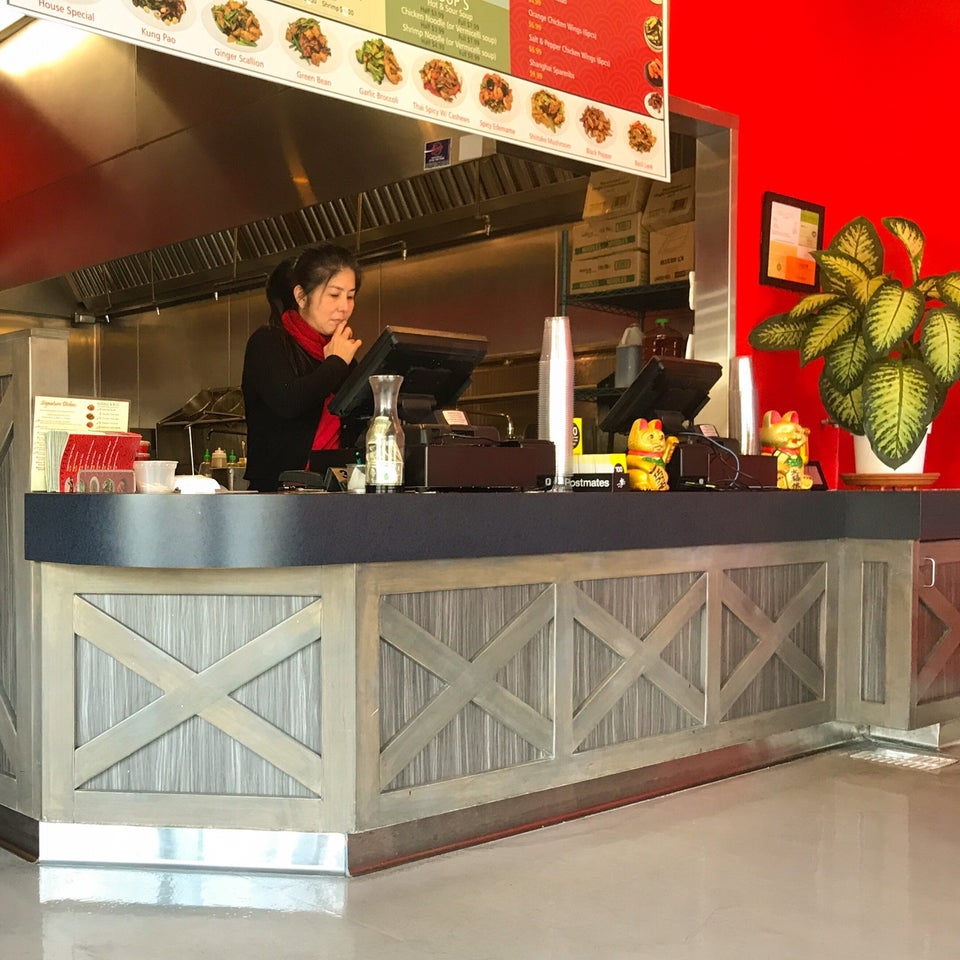 Noodle Place Restaurant 2321 E 4th St ste g, Santa Ana