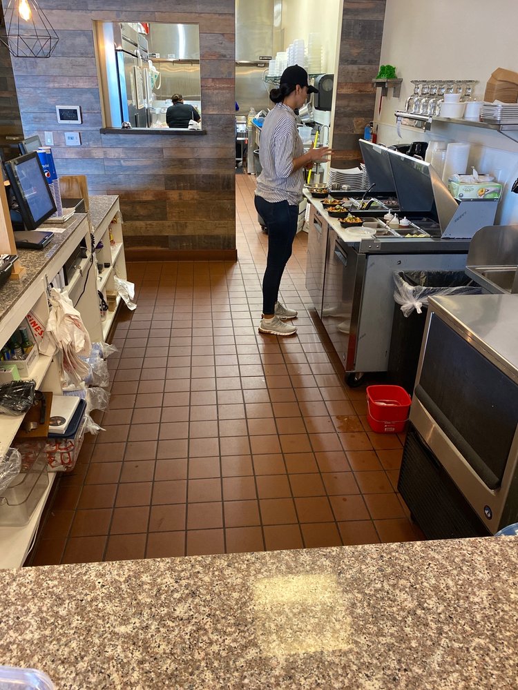 El Yaqui tacos y mariscos 1935 17th St suite a-2, Santa Ana