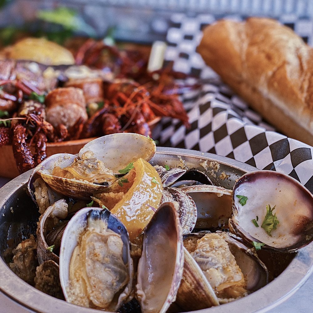 Cajun Crawfish 715 N Harbor Blvd #106, Santa Ana