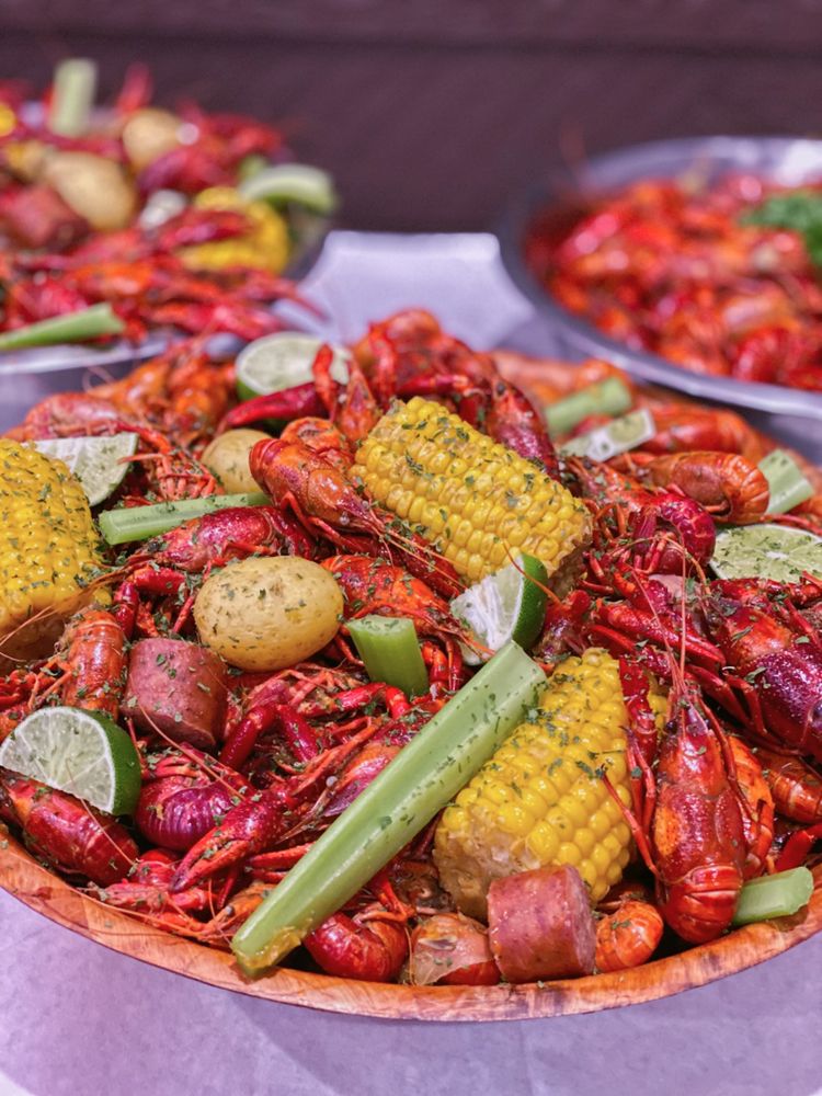 Cajun Crawfish 715 N Harbor Blvd #106, Santa Ana