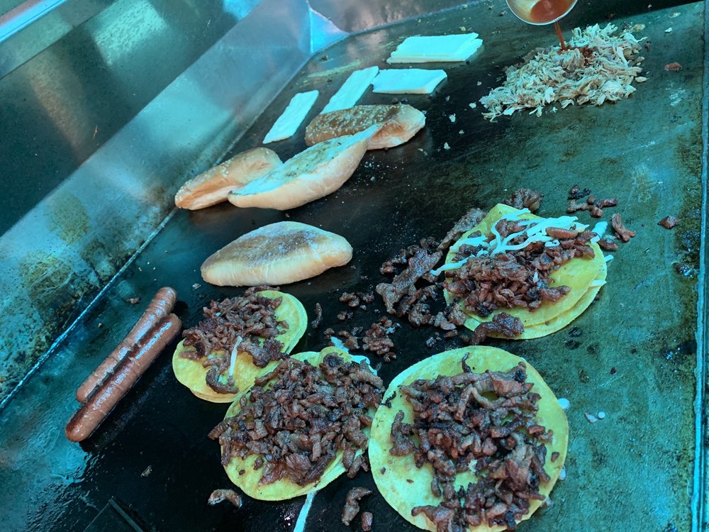 Tortas ahogadas los primos 2301 W 5th St #2856, Santa Ana
