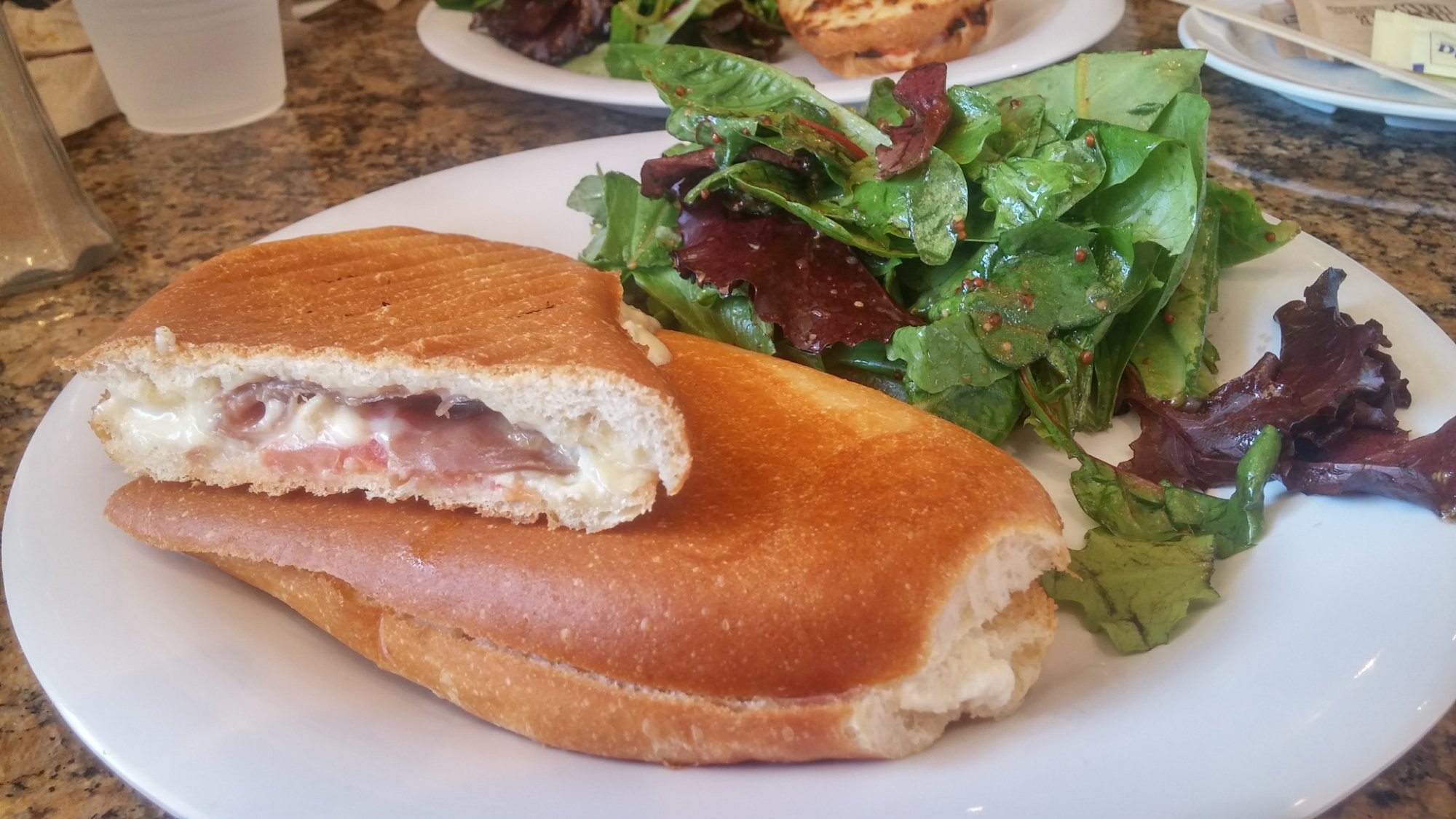 La Petite Sourie - French Cafe 2801 W MacArthur Blvd suite a, Santa Ana