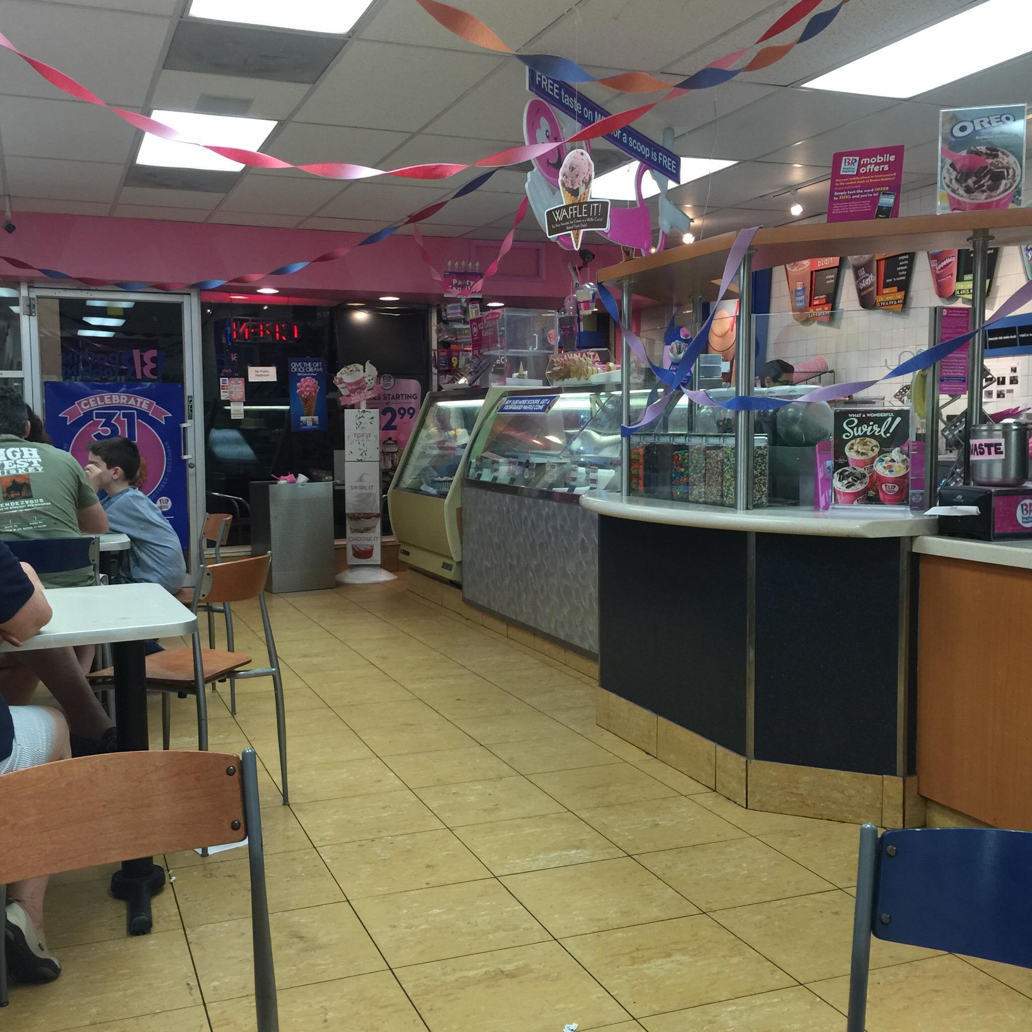 Baskin Robbins 3611 1/2 State St, Santa Barbara