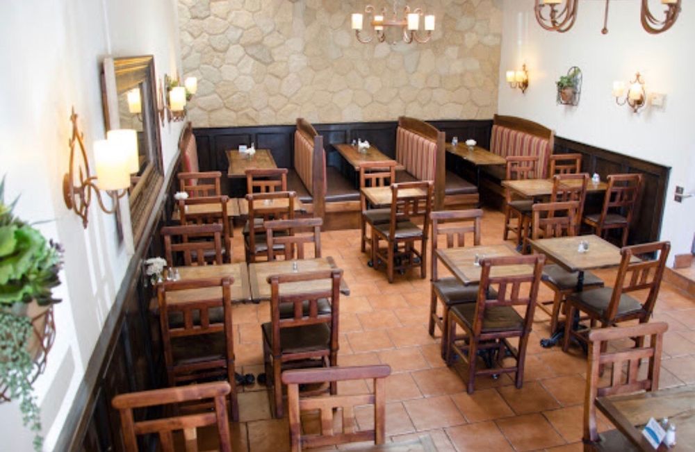 Los Arroyos Downtown Mexican Restaurant 14 W Figueroa St, Santa Barbara