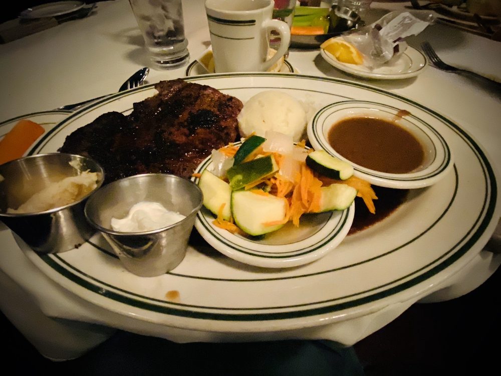 Tee-Off Restaurant and Lounge 3627 State St, Santa Barbara