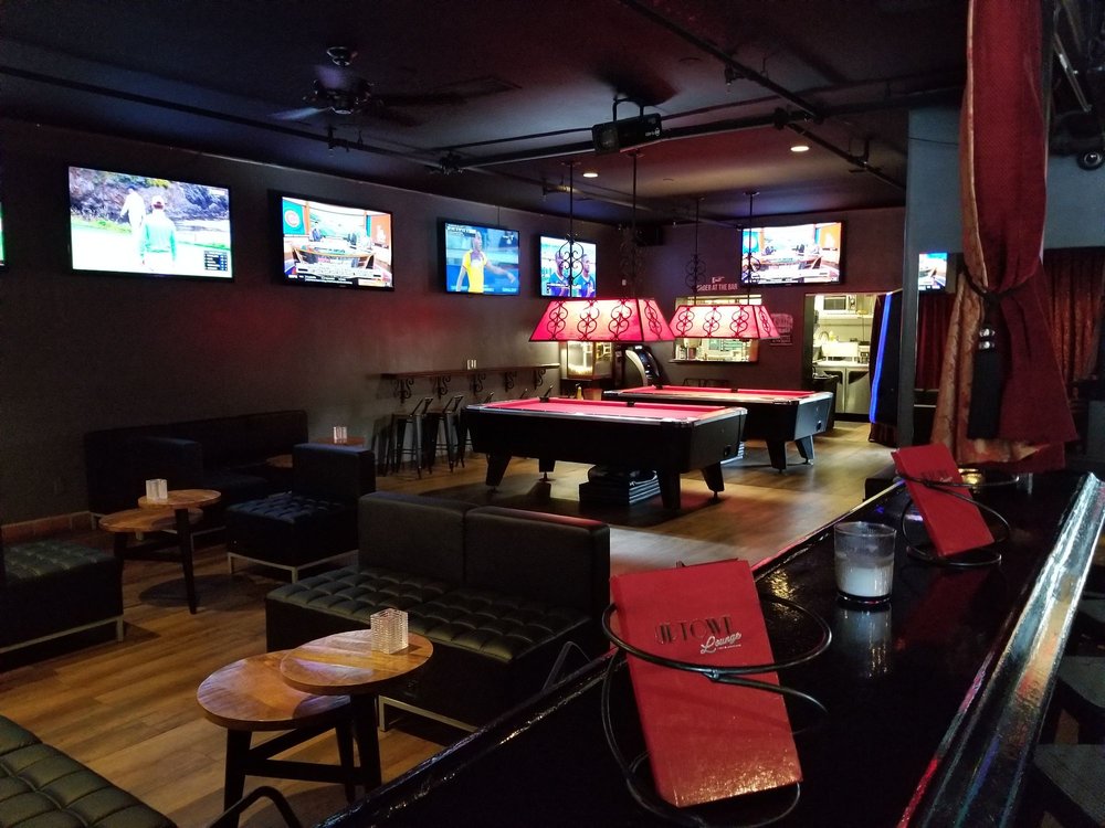 Uptown Lounge 3126 State St, Santa Barbara
