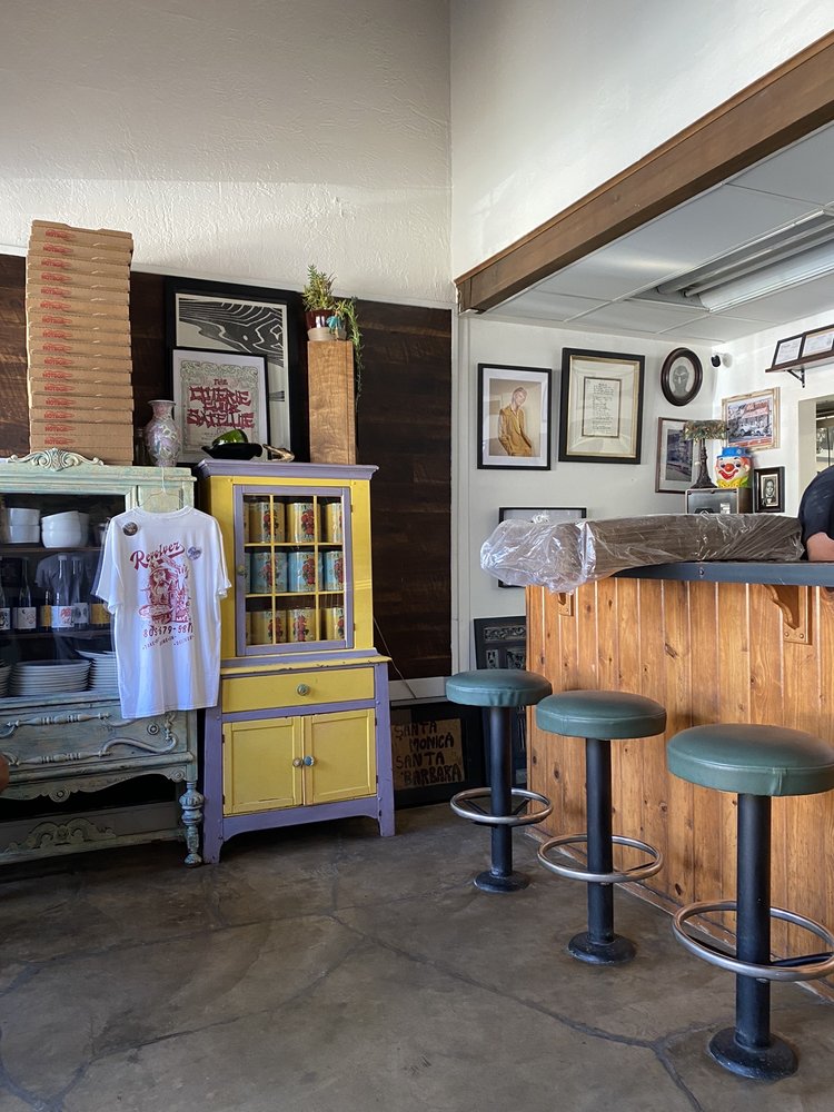 Revolver Pizza 1429 San Andres St, Santa Barbara