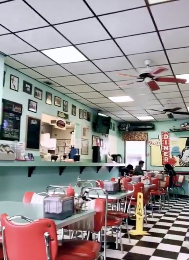 Telly's Charburgers 19345 Plum Canyon Rd, Santa Clarita