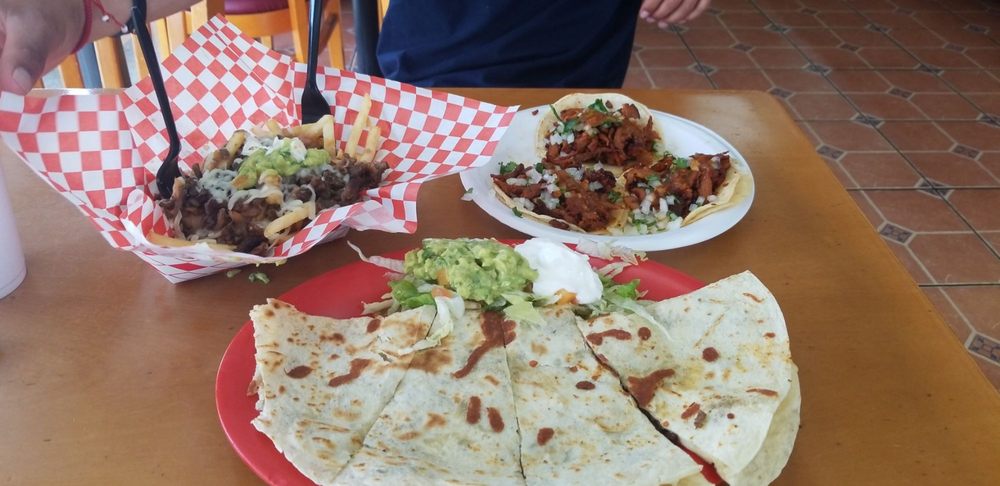 Las Delicias 22928 Lyons Ave, Newhall