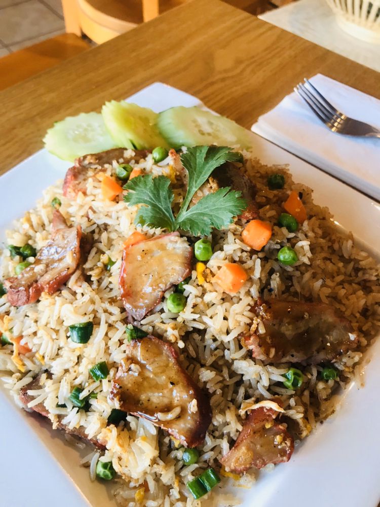 Aroma Thai Restaurant 27125 Sierra Hwy #120a, Santa Clarita