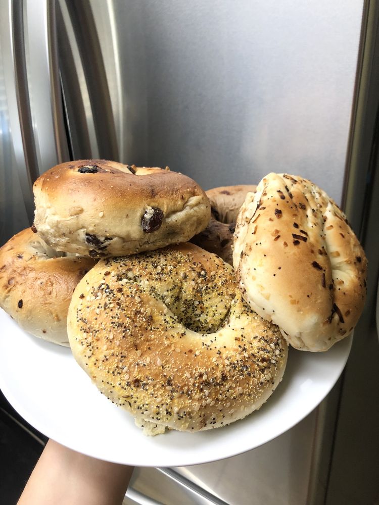 Dinks Deli & Bagel Bakery 25860 McBean Pkwy, Valencia